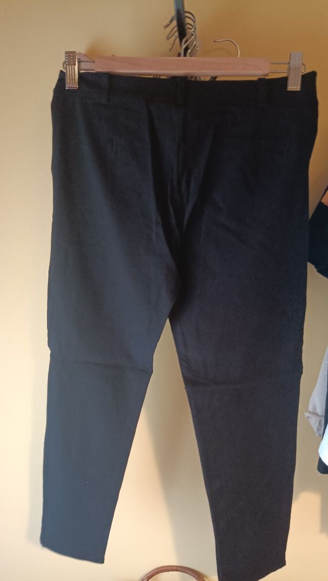 Pantalones negros estrechos