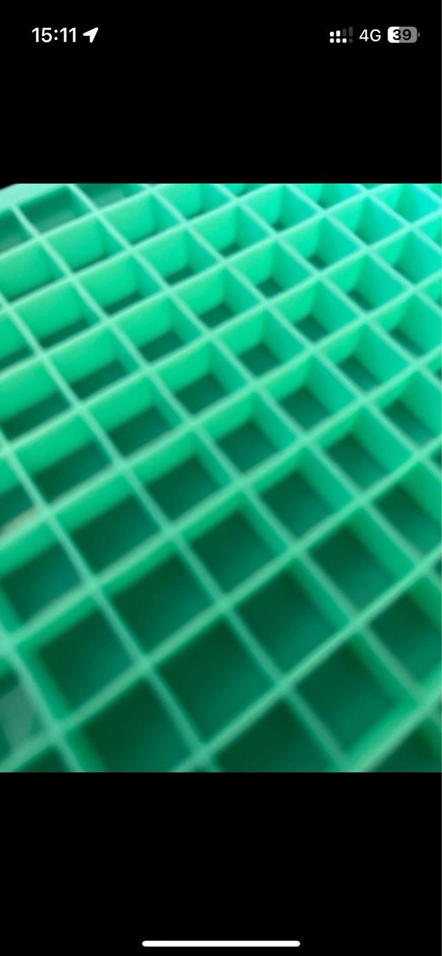 2 Stampini in silicone, neri e verdi