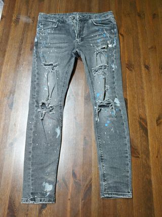 Vaqueros BERSHKA rotos negros T (EUR 38)
