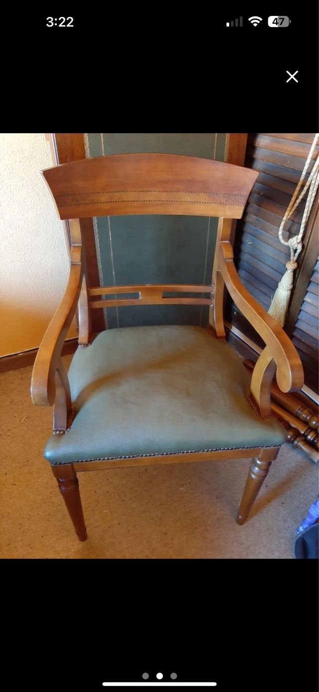 Sillones madera-piel, estilo clásico