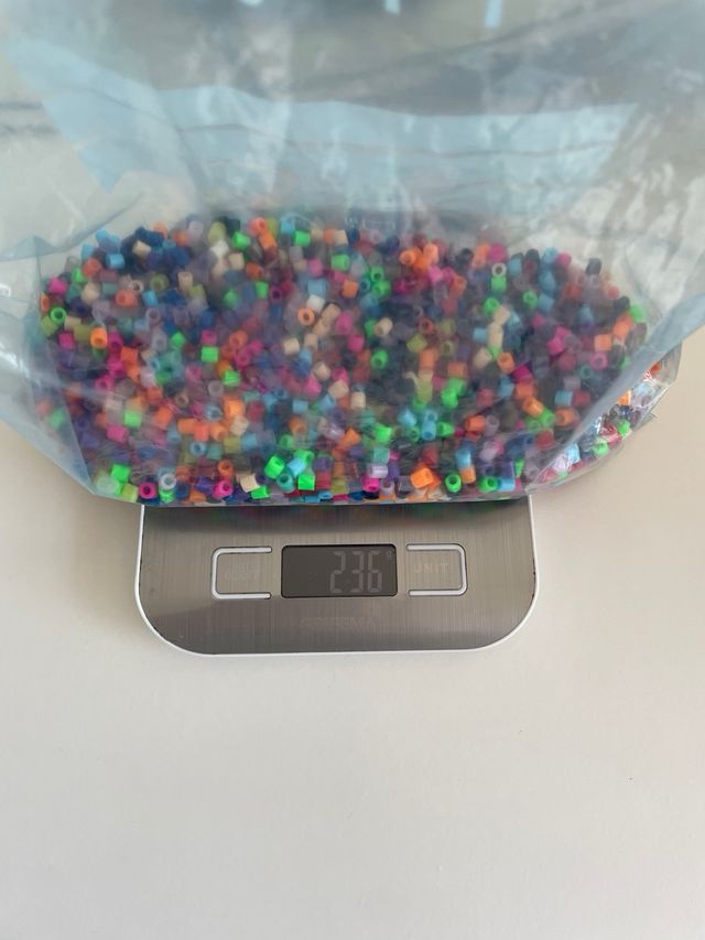 +2000 HAMA BEADS
