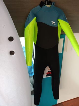 neopreno surf niño talla 9/10 + tabla surf