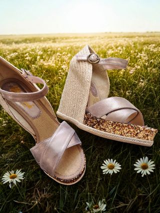 Sandalias cuña yute piel