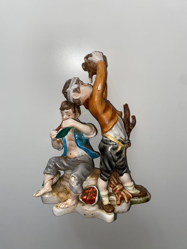 Figuras porcelana "niños comiendo sandía"