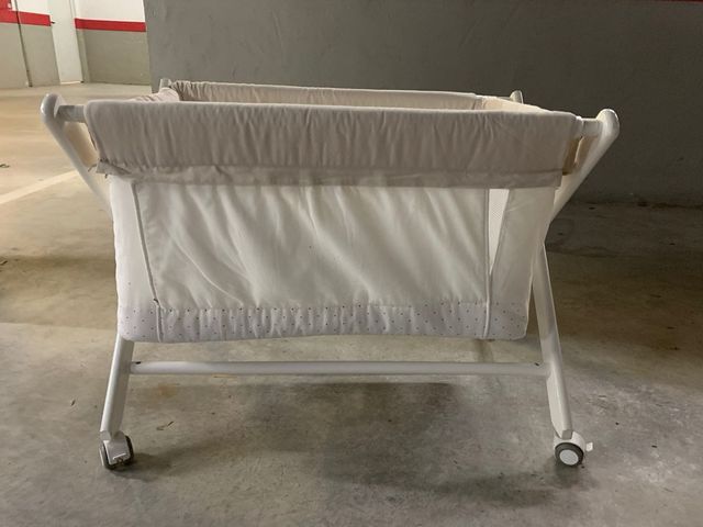 Cuna bebé - con ruedas