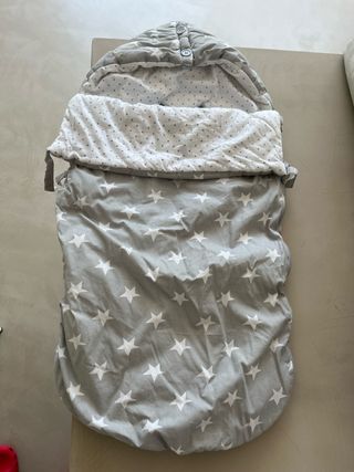 Saco bebé gris estrellas