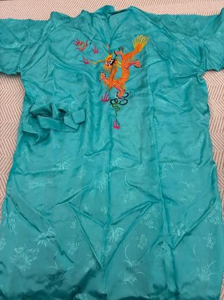 Kimono rojo bordado