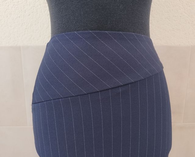 Falda Mango T. XS. Nueva