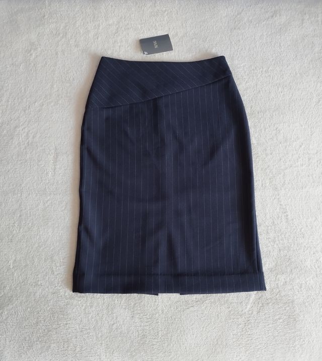 Falda Mango T. XS. Nueva