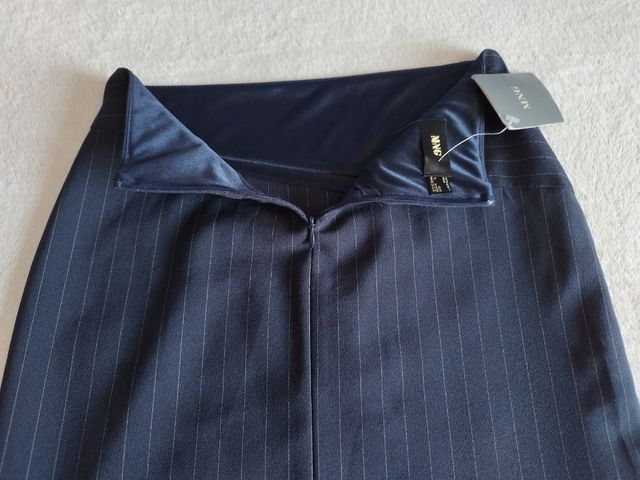 Falda Mango T. XS. Nueva