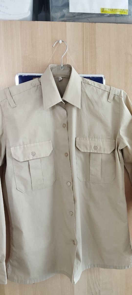 Camisa militar bege tamanho 34