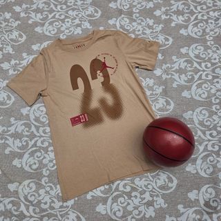 Camiseta Jordan beige talla 12-13 años