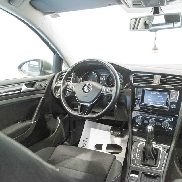 Volkswagen Golf  RLINE 