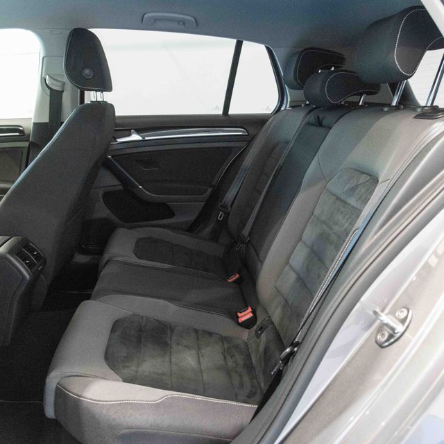 Volkswagen Golf  RLINE 