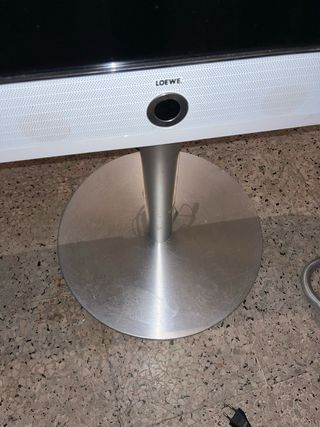 TV Loewe blanca diseño