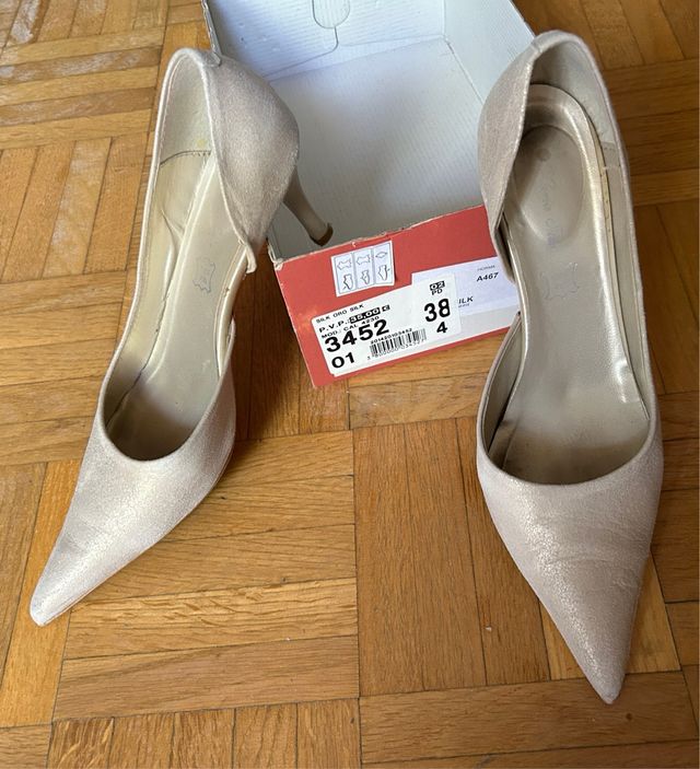 Zapatos tacón beige dorado 38