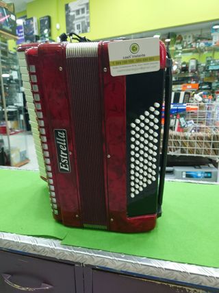 Acordeón Estrella 72 bajos rojo