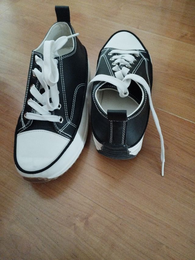 2 pares Zapatillas plataforma negras y blancas