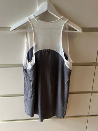 Camiseta Zara gris y blanca t.M