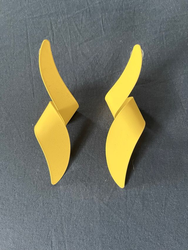 Pendientes amarillos originales