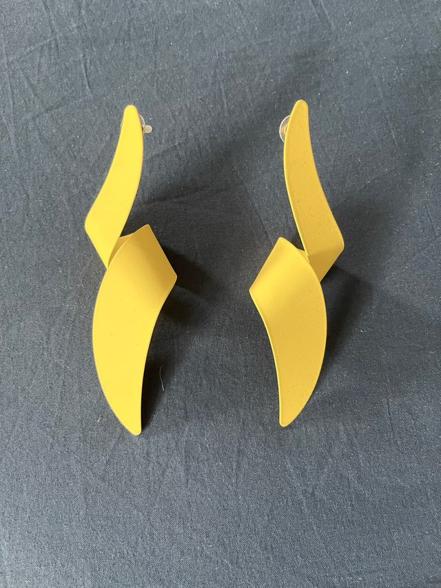 Pendientes amarillos originales