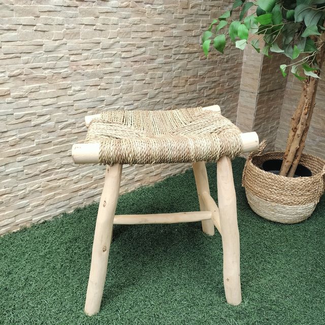 Banqueta de madeira artesanal estilo Boho