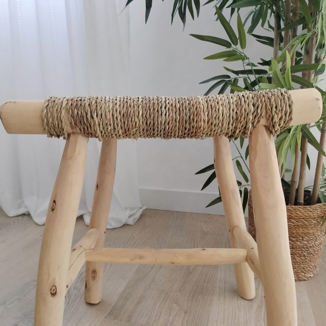 Banqueta de madeira artesanal estilo Boho