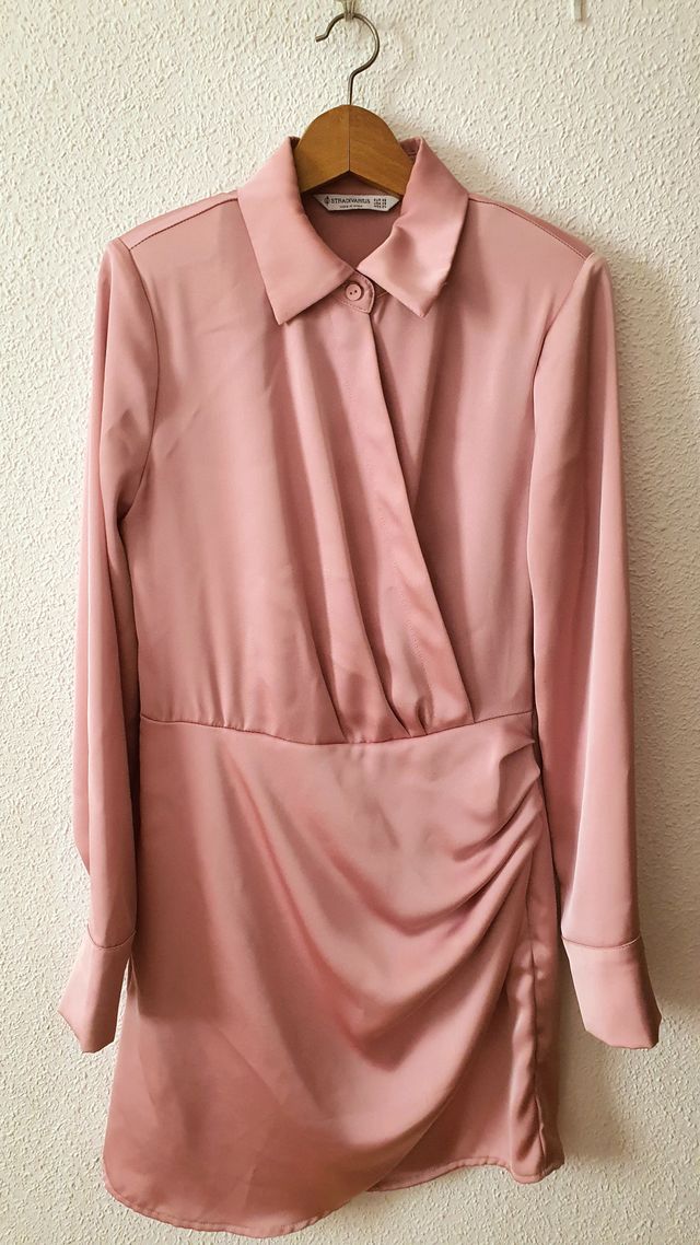 Vestido Stradivarius rosa