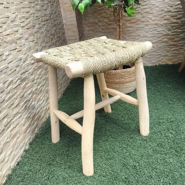 Banqueta de madeira artesanal estilo Boho