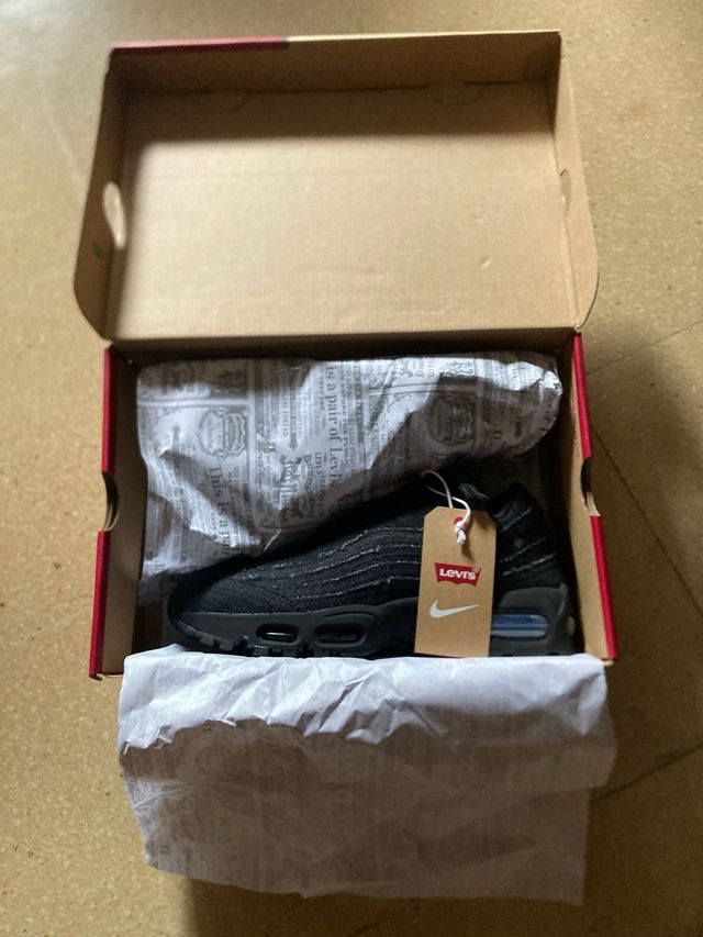 Nike Air Max 95 x Levi's - Negras