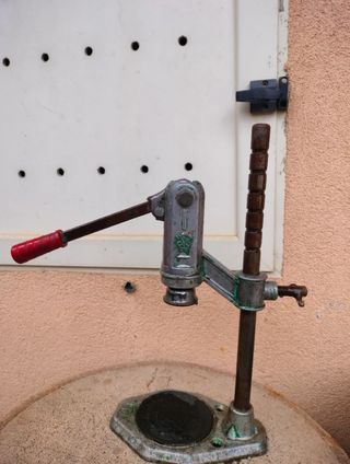 Tappatrice manuale vintage