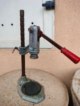 Tappatrice manuale vintage