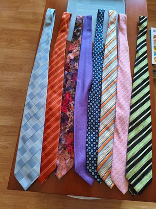 8 Corbatas - Colores Variados