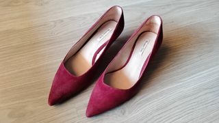 Salones Massimo Dutti Ante color Burdeos.