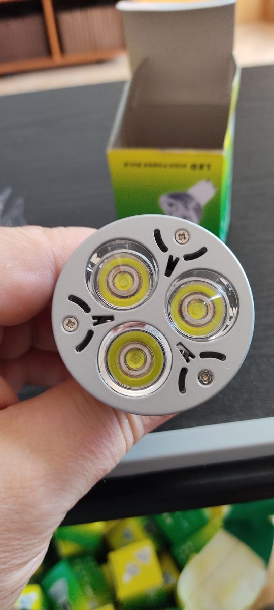 60 Bombillas LED 220V - Luz fría