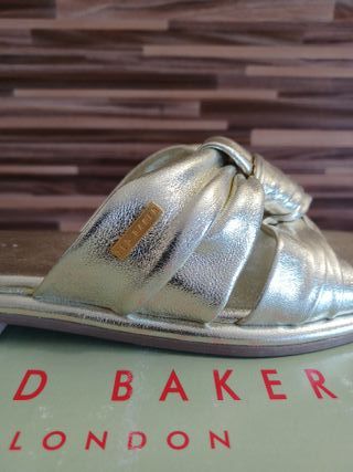 Mules doradas TED BAKER, talla 36.5