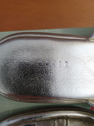 Mules doradas TED BAKER, talla 36.5