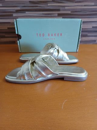 Mules doradas TED BAKER, talla 36.5