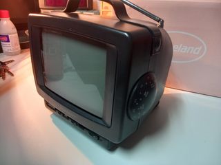 Televisión portátil POPTRON coleccion