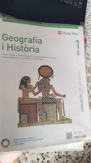 Libros 1o ESO, 3 de texto y cuadernillos de mates.