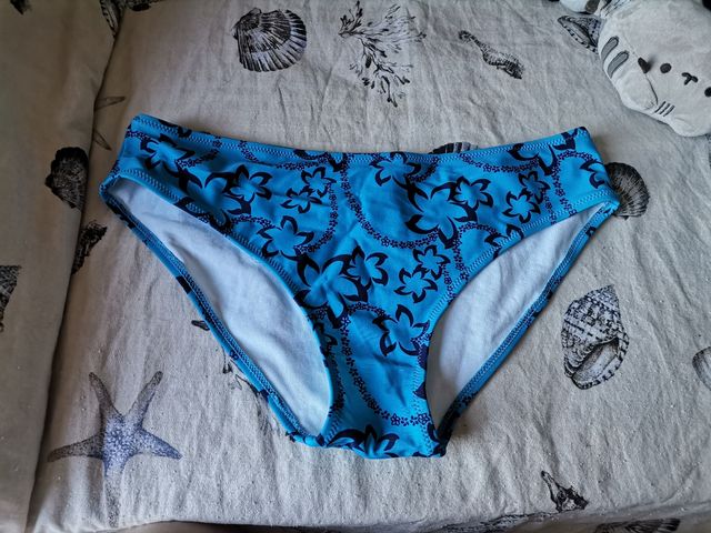 Bikini blu taglia 50