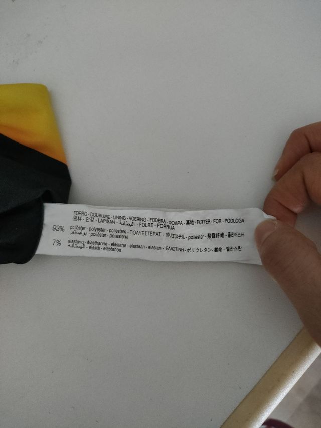 Top corto con fiamme