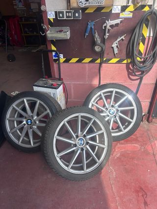 3 llantas BMW 18" usadas
