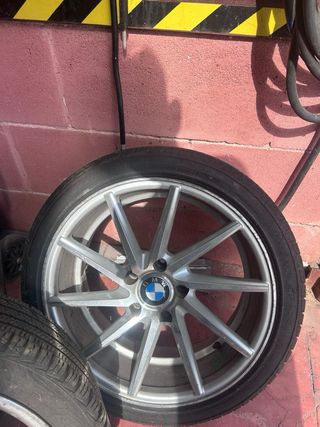 3 llantas BMW 18" usadas