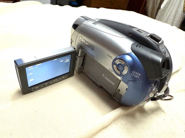 Canon DC210 miniDV: videocamera