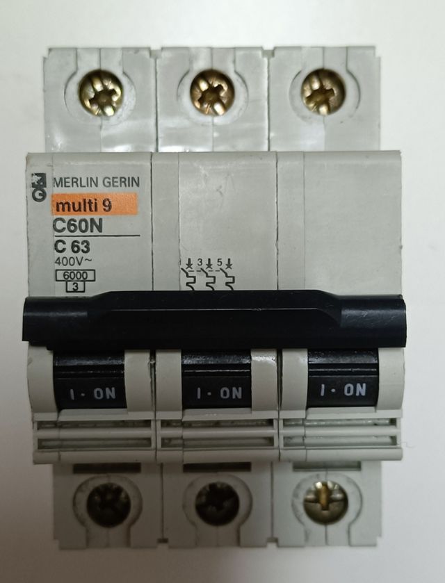 SCHNEIDER 63 Amperios