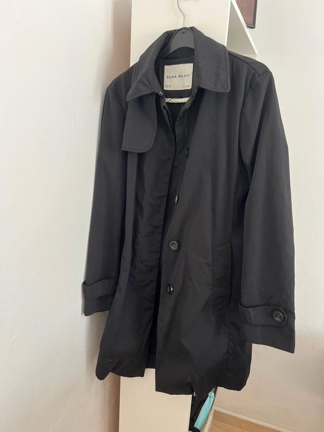 Gabardina negra Zara Basic