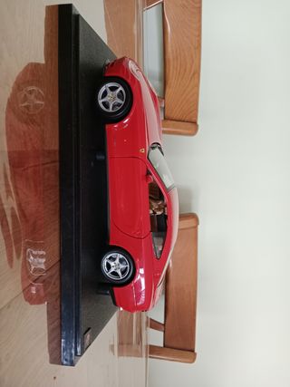 Ferrari 1;18 612 Scaglietti - Modelo a Escala