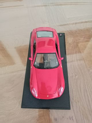 Ferrari 1;18 612 Scaglietti - Modelo a Escala