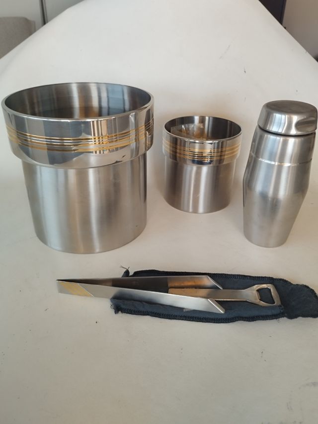 Juego de coctelera metálico dorado
